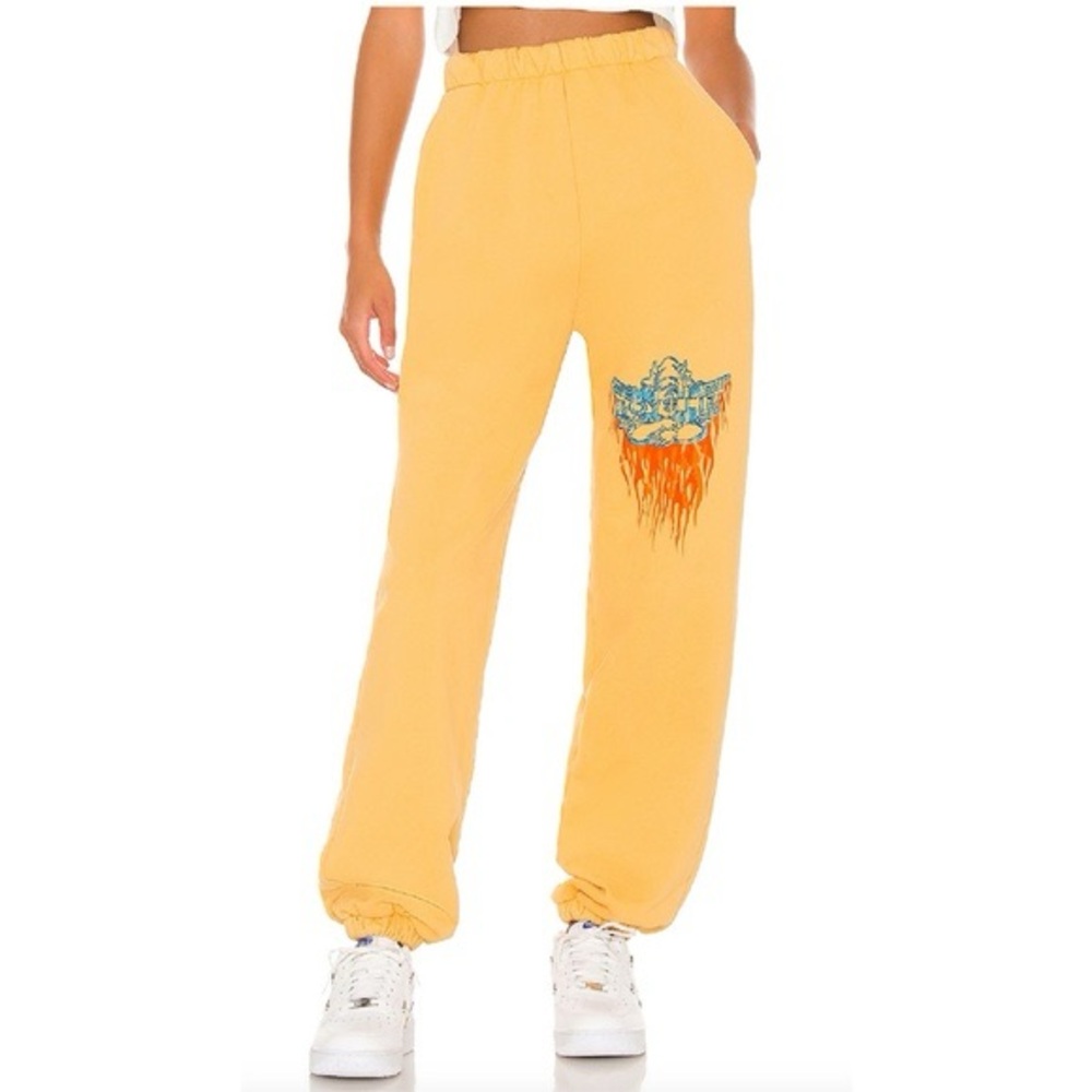Boys Lie “ask me if I care joggers” size small